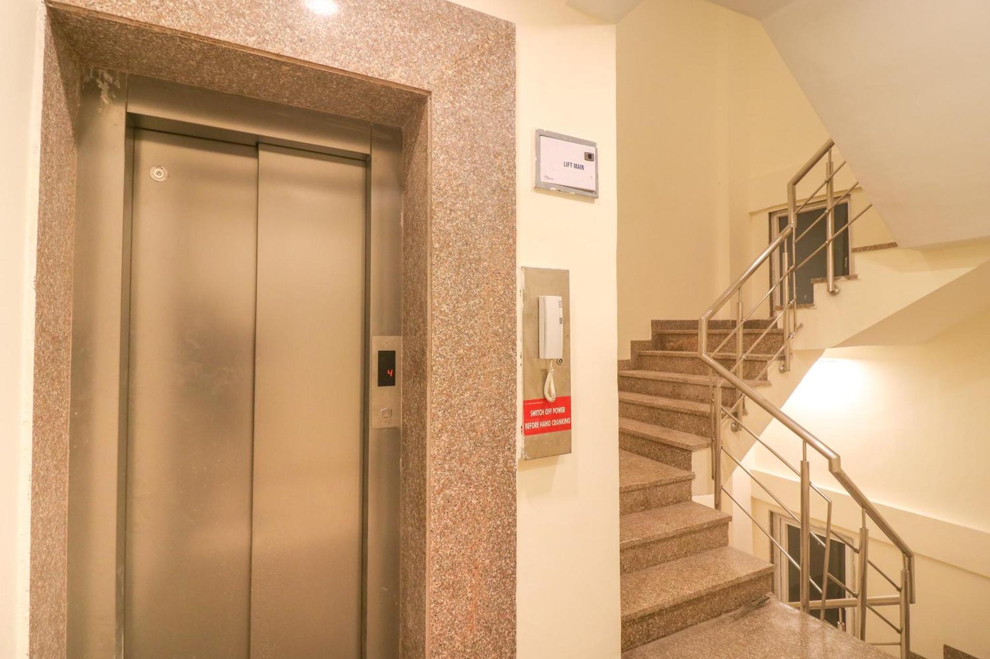 Super Hotel O Comfort Residency Near Artemis Hospital Gurgaon Eksteriør bilde