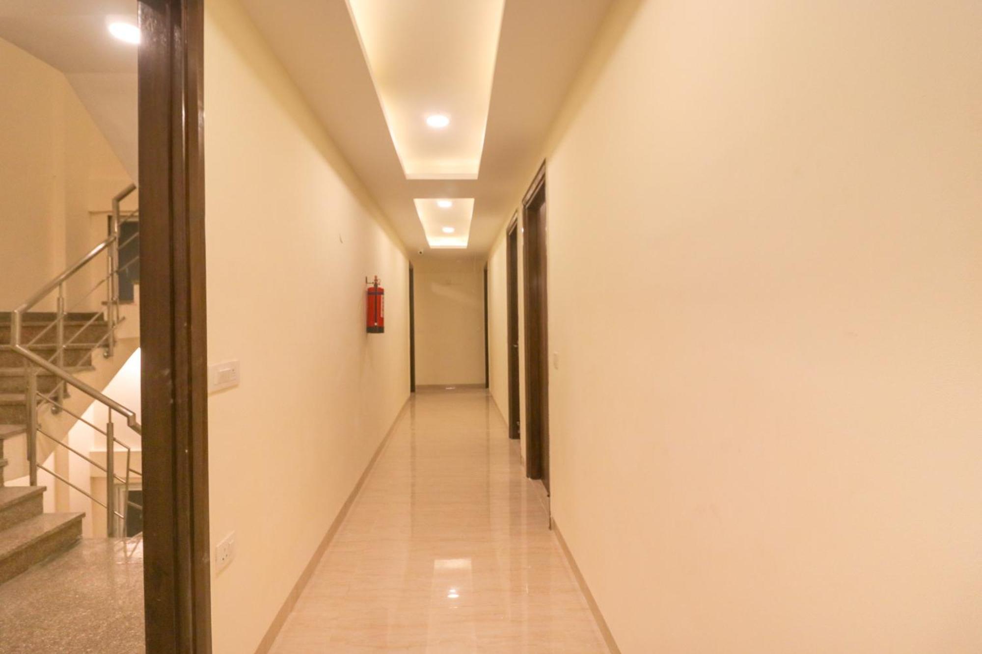 Super Hotel O Comfort Residency Near Artemis Hospital Gurgaon Eksteriør bilde